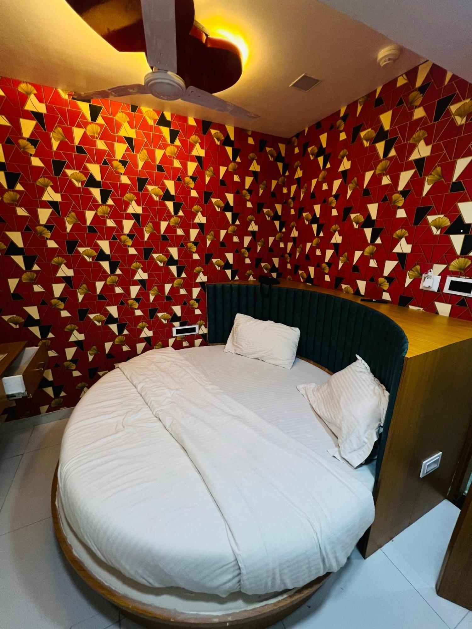 אחמדאבאד Hotel Exotic מראה חיצוני תמונה