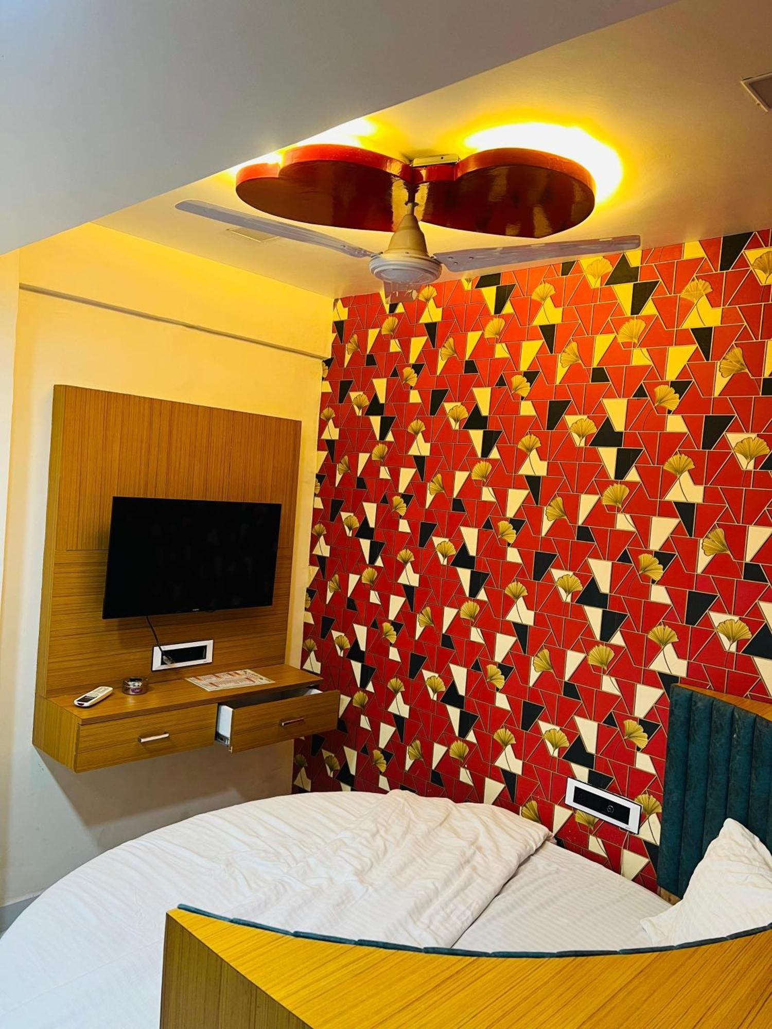 אחמדאבאד Hotel Exotic מראה חיצוני תמונה