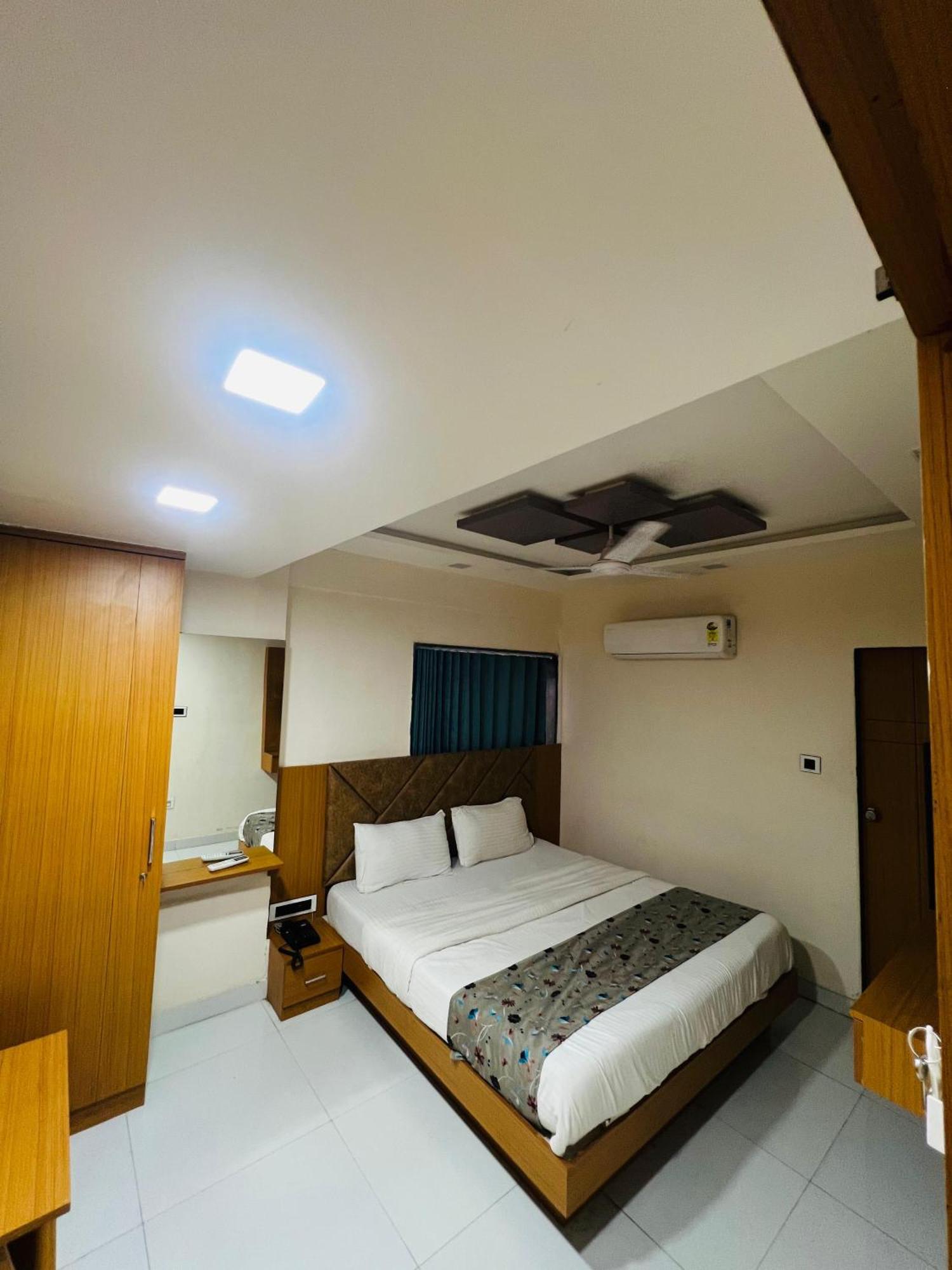 אחמדאבאד Hotel Exotic מראה חיצוני תמונה