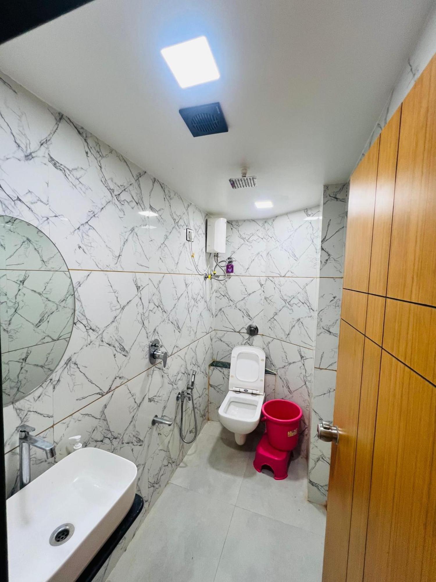 אחמדאבאד Hotel Exotic מראה חיצוני תמונה
