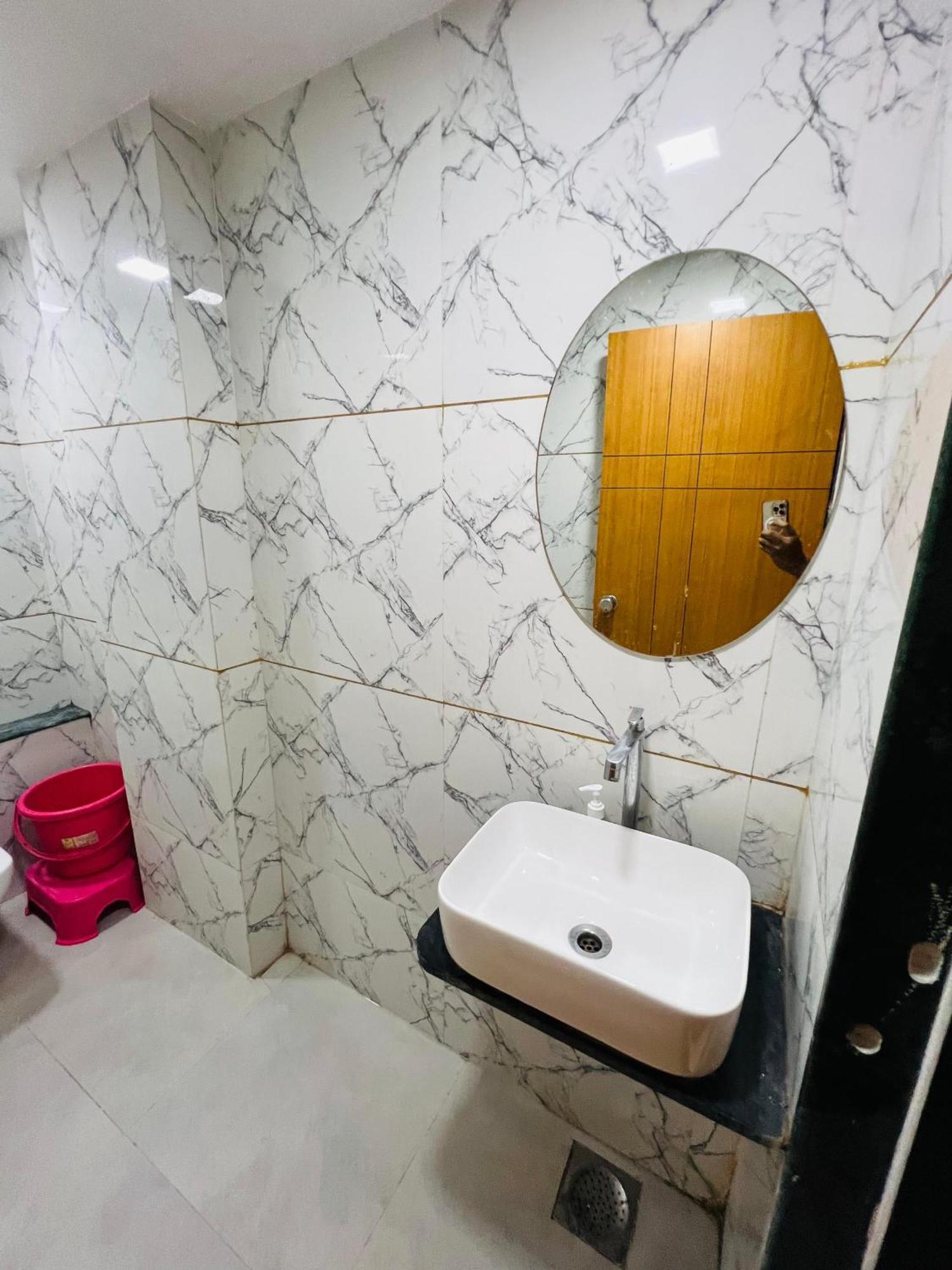 אחמדאבאד Hotel Exotic מראה חיצוני תמונה