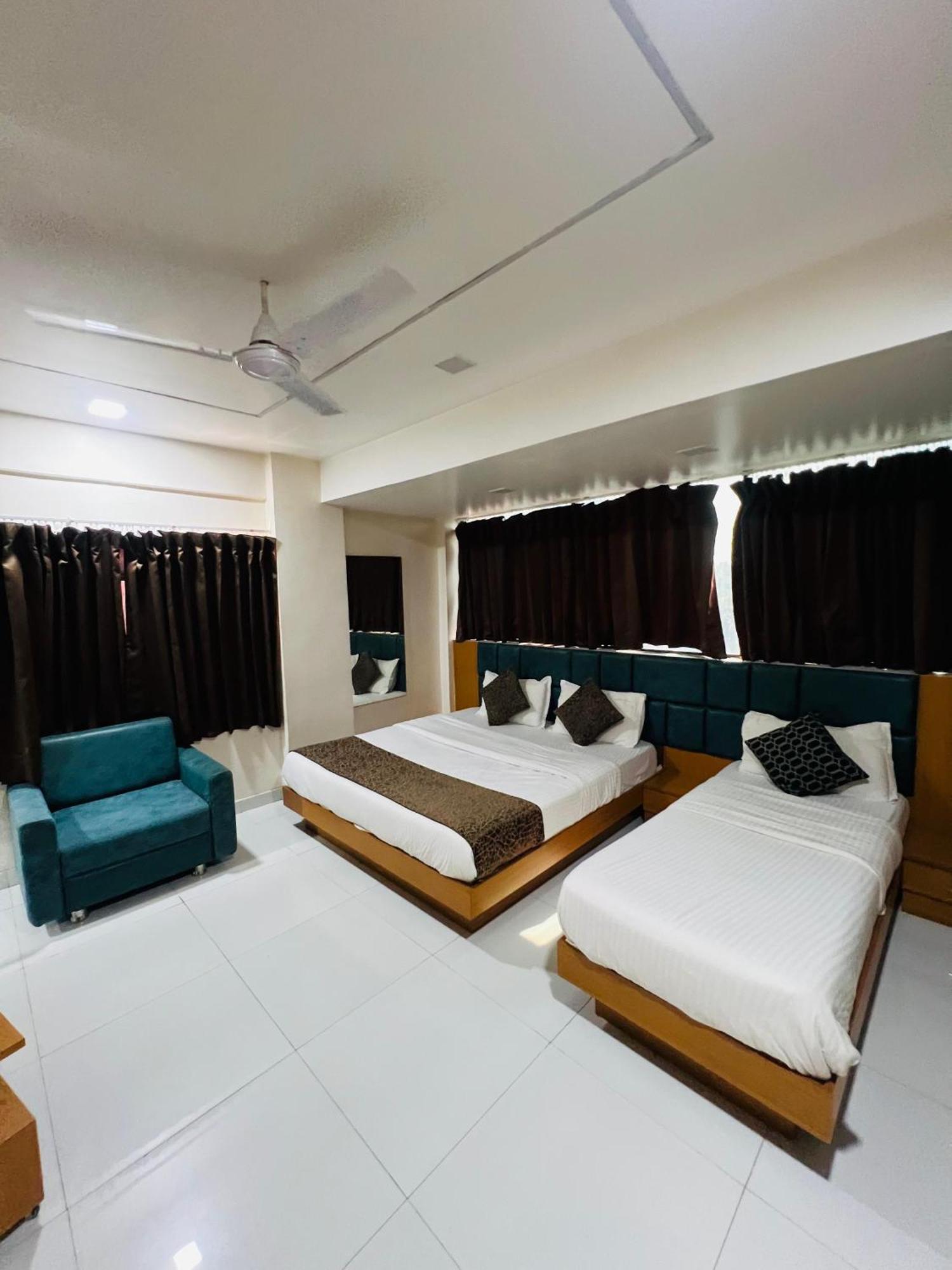 אחמדאבאד Hotel Exotic מראה חיצוני תמונה
