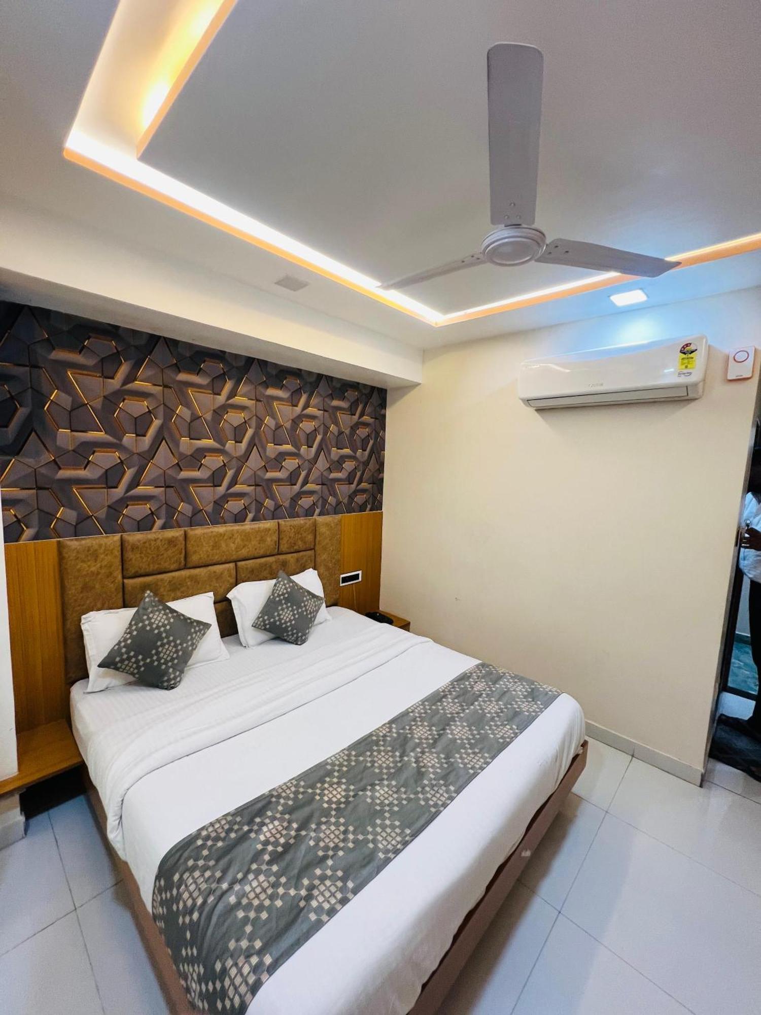 אחמדאבאד Hotel Exotic מראה חיצוני תמונה