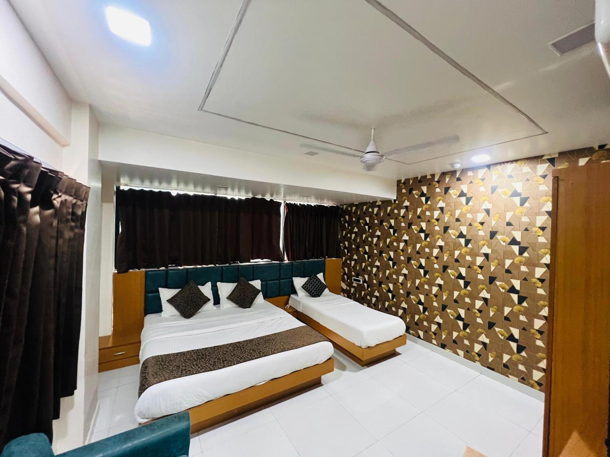 אחמדאבאד Hotel Exotic מראה חיצוני תמונה